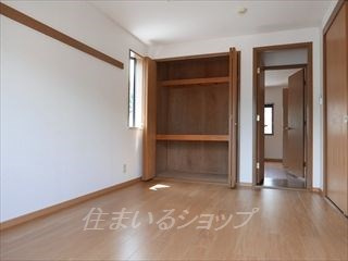 広島市安佐北区大林１丁目のアパートの寝室