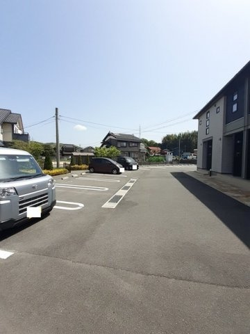 カルムＳの駐車場