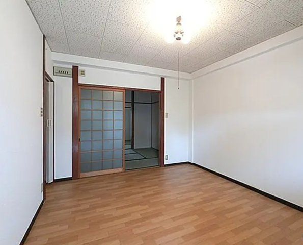 堺市西区浜寺石津町中2丁　現況満室稼働中　一棟収益アパートの洋室