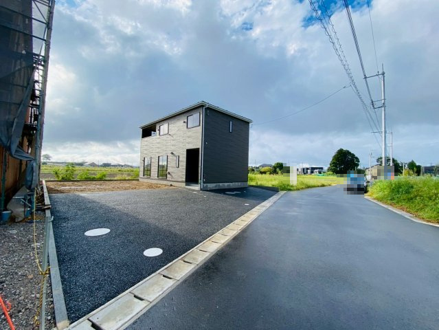 七栄第３１　新築戸建　７号棟の駐車場