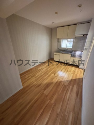 【居間・リビング】 | スリースター泉尾 仲介手数料無料