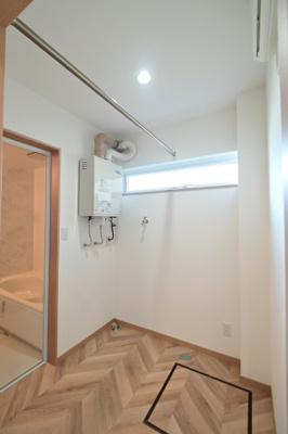 【脱衣所】 | 黒石市住吉町　中古住宅　築4年