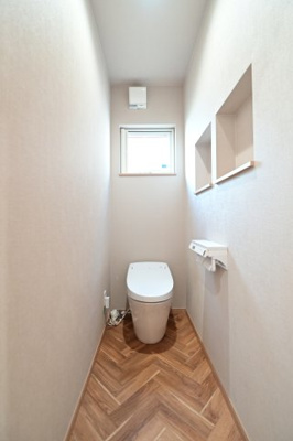 【トイレ】 | 黒石市住吉町　中古住宅　築4年 | 一階トイレ