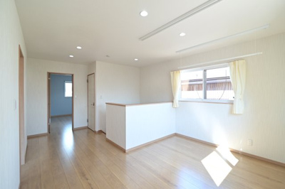 【その他】 | 黒石市住吉町　中古住宅　築4年 | 二階ホール