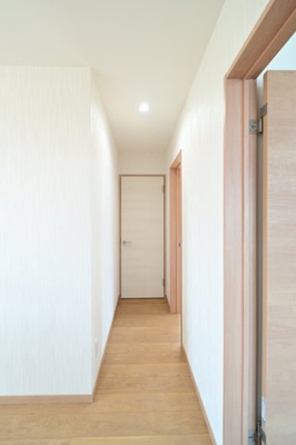 【その他】 | 黒石市住吉町　中古住宅　築4年 | 二階廊下