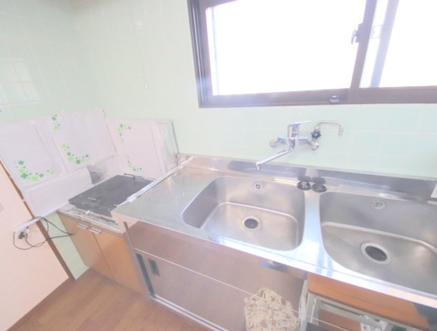 南田原町平屋のキッチン