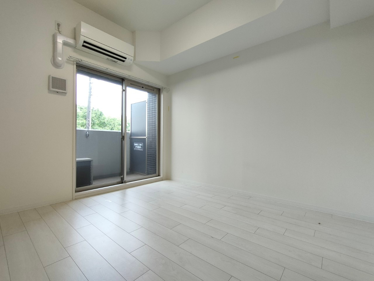 ディアレイシャス上前津　名古屋市賃貸　仲介手数料無料の居間・リビング