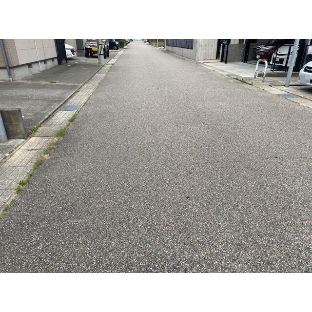 河北市遠塚の前面道路含む現地写真