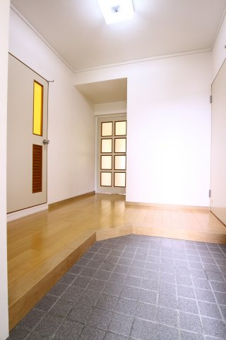 パルピアマンションの玄関