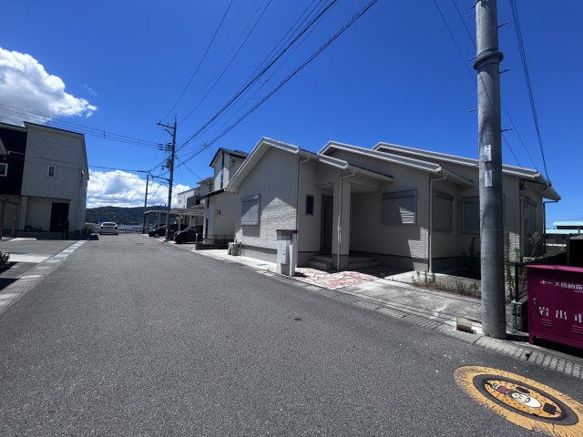 岩出市中迫・中古戸建・113793の前面道路含む現地写真
