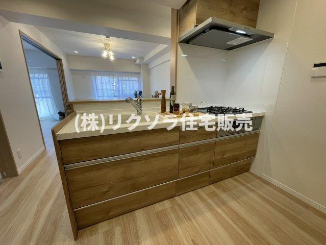 ライオンズマンション枚方のキッチン|LDK14.0帖
■物件内覧・資金計画相談・住宅ローン相談、リフォーム相談、お問合せ受付中■
※当日・翌日のご内覧、ご相談はお電話でのお問合せがスムーズです！