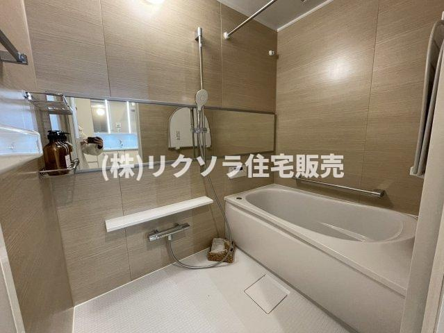 ライオンズマンション枚方の浴室|浴室乾燥機付き
■物件内覧・資金計画相談・住宅ローン相談、リフォーム相談、お問合せ受付中■
※当日・翌日のご内覧、ご相談はお電話でのお問合せがスムーズです！