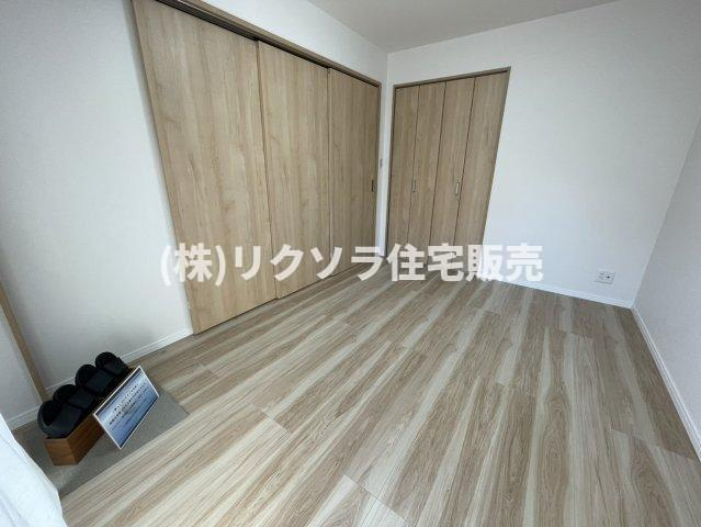 ライオンズマンション枚方の子供部屋|洋室5.9帖
■物件内覧・資金計画相談・住宅ローン相談、リフォーム相談、お問合せ受付中■
※当日・翌日のご内覧、ご相談はお電話でのお問合せがスムーズです！