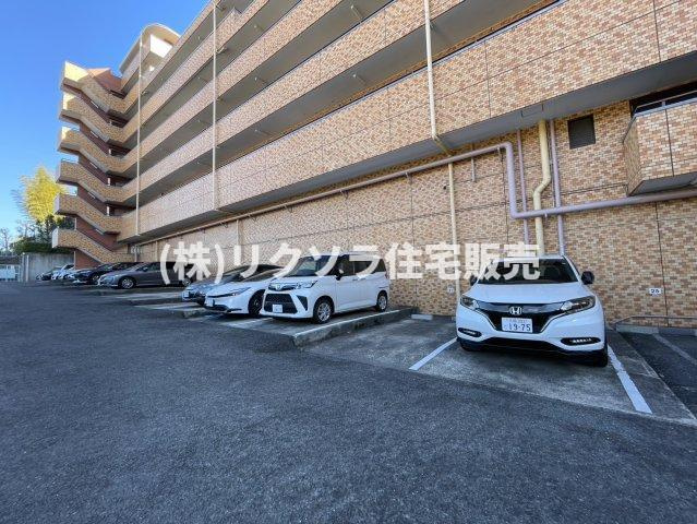 ライオンズマンション枚方の駐車場|■物件内覧・資金計画相談・住宅ローン相談、リフォーム相談、お問合せ受付中■
※当日・翌日のご内覧、ご相談はお電話でのお問合せがスムーズです！