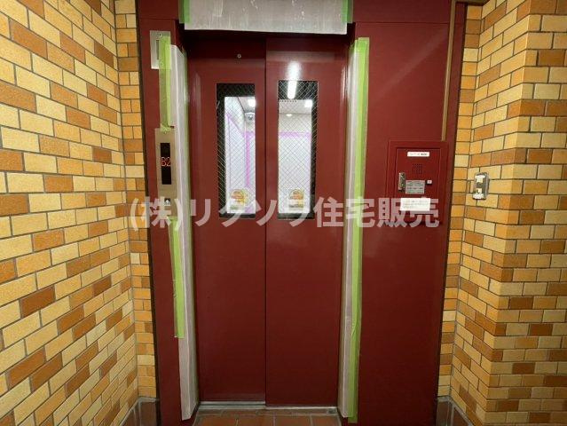 ライオンズマンション枚方のその他共用部分|エレベーター1基
■物件内覧・資金計画相談・住宅ローン相談、リフォーム相談、お問合せ受付中■
※当日・翌日のご内覧、ご相談はお電話でのお問合せがスムーズです！