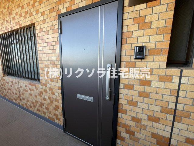 ライオンズマンション枚方の玄関|■物件内覧・資金計画相談・住宅ローン相談、リフォーム相談、お問合せ受付中■
※当日・翌日のご内覧、ご相談はお電話でのお問合せがスムーズです！