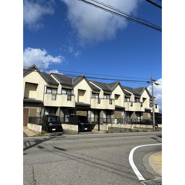 アリーブ金沢宇ノ気の前面道路含む現地写真