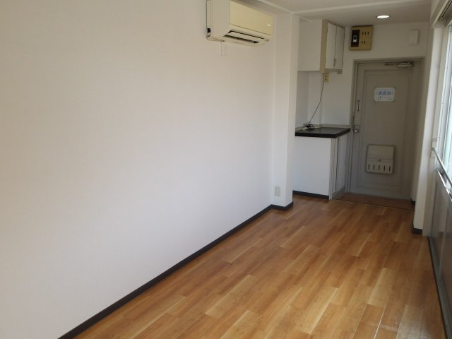 中杉ビルの居間・リビング