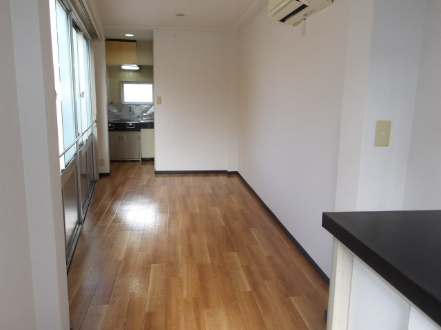 中杉ビルの居間・リビング