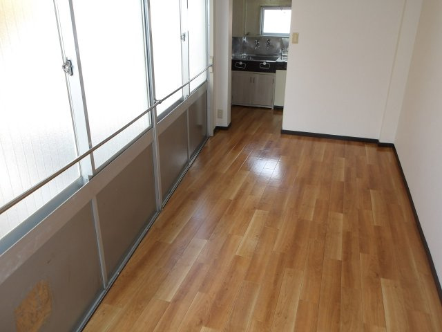 中杉ビルの居間・リビング