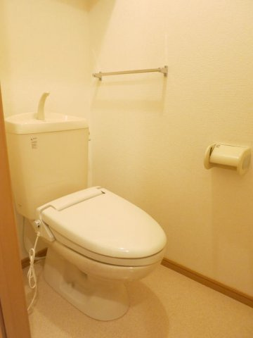 サンゼファー　　 刈谷市近郊の賃貸はクラスホームのトイレ|落ち着いたトイレです