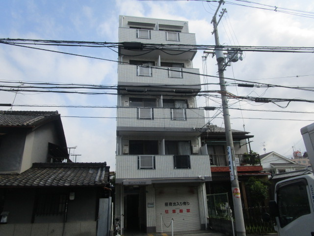 大阪市平野区平野本町２丁目の店付住宅の外観