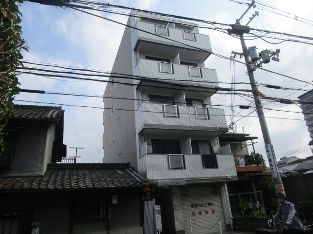 大阪市平野区平野本町２丁目の店付住宅の外観