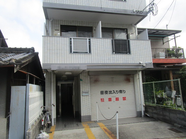 大阪市平野区平野本町２丁目の店付住宅の外観