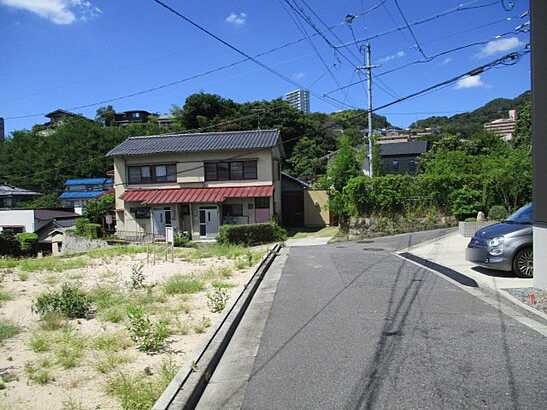 【前面道路含む現地写真】