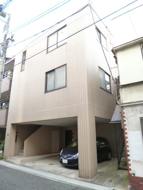 ＣＲＥＳＴの外観