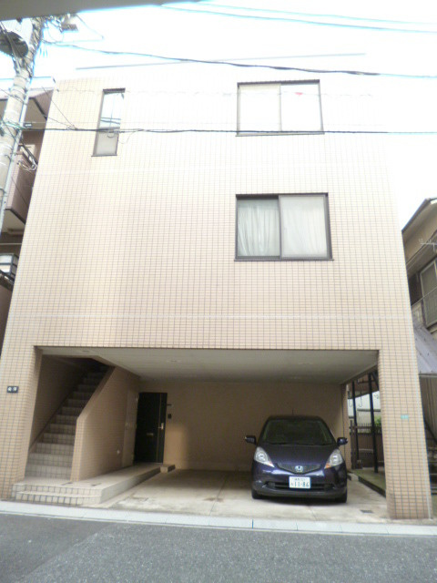 ＣＲＥＳＴのエントランス