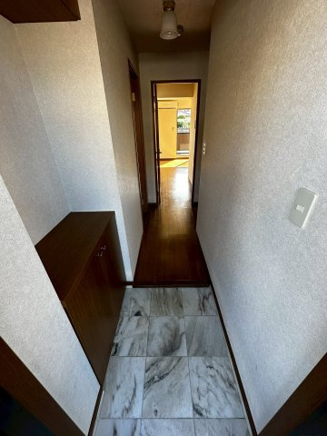 プリエの玄関|高級感のある玄関で、シューズBOXあり