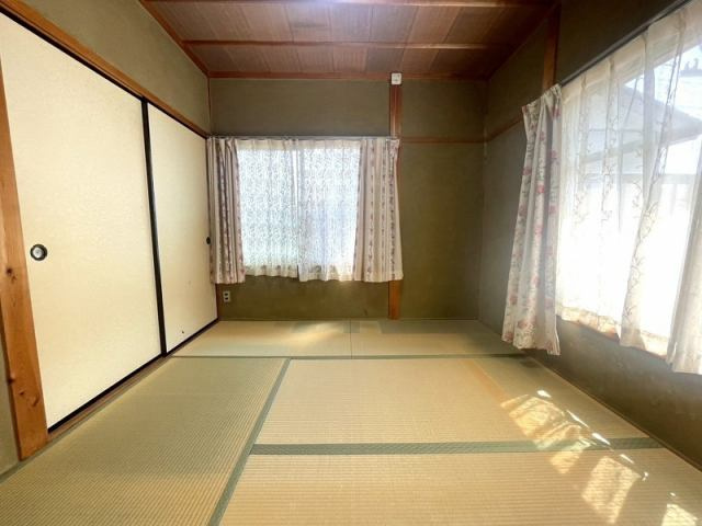 高知市福井町　高台中古一戸建ての和室|畳の上でゆっくりとくつろげる和室です