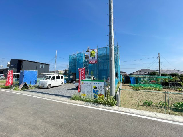 新築戸建・建売　太田市龍舞町　Kダンパー　全3区画の前面道路含む現地写真|前面道路6m公道