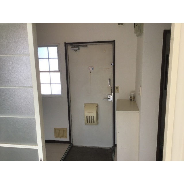 サンシティ江田Bの玄関