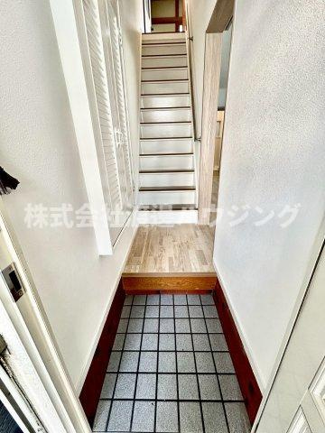 高槻市大塚町一戸建の玄関