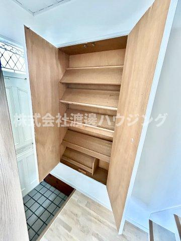 高槻市大塚町一戸建の収納|玄関収納