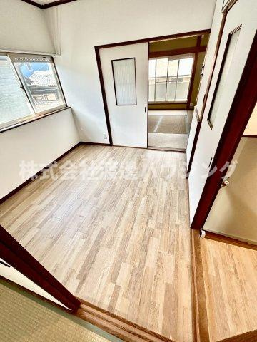 高槻市大塚町一戸建の洋室