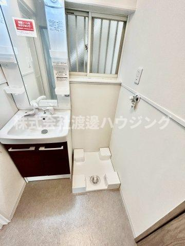 高槻市大塚町一戸建の設備|室内洗濯パン