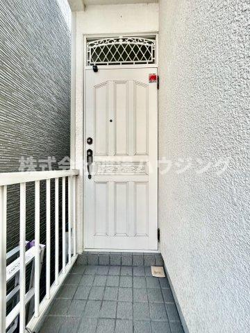 高槻市大塚町一戸建のエントランス