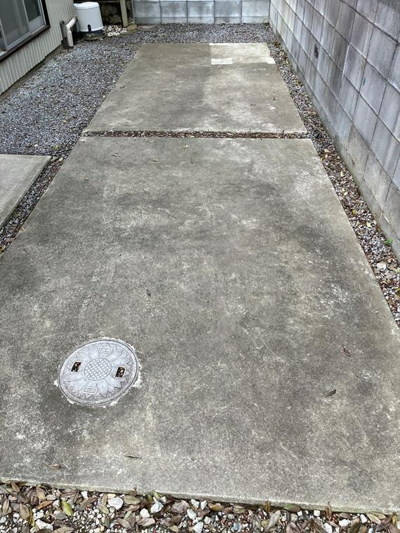 高津戸建の駐車場