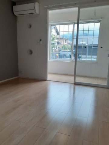 レジデンス・ドリームＡ２の居間・リビング|明るい室内です☆