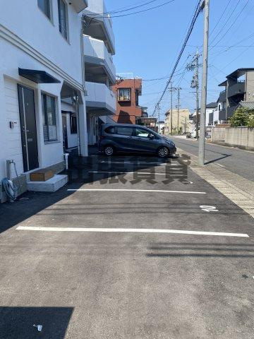 仲介手数料0円！！アートスクエアの駐車場