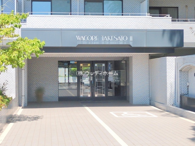 ワコーレ武里Ⅱ　中古マンションのエントランス