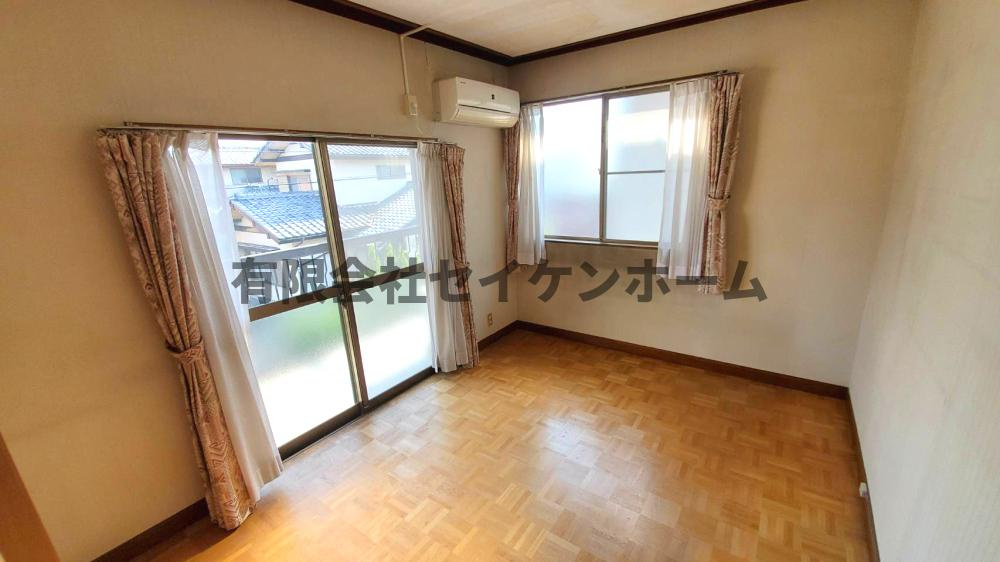 行田市持田５丁目　中古戸建の洋室|広々とした洋室です