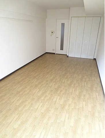 大東市寺川2丁目　学生需要が見込める立地　一棟売マンションの洋室