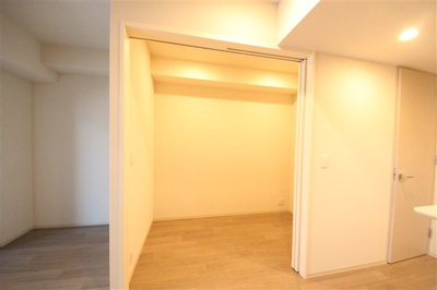 【洋室】 | コンフォリア・リヴ北久宝寺Q