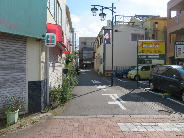 所沢市松葉町のビル