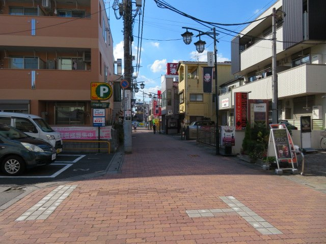 所沢市松葉町のビル