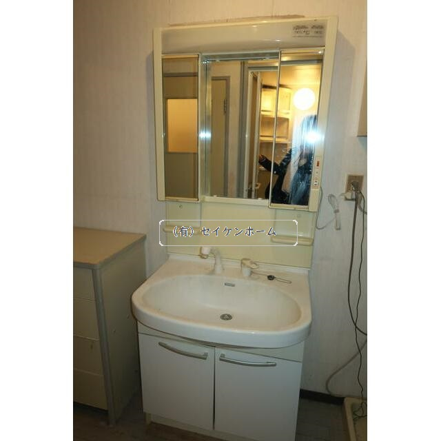 上柴第一団地38号棟の独立洗面台